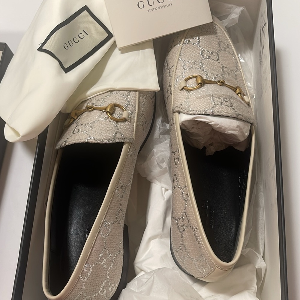 brand new never worn Gucci loafers. They were never used, they’re just too big. - Picture 4 of 4